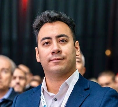 Adrian Devia
